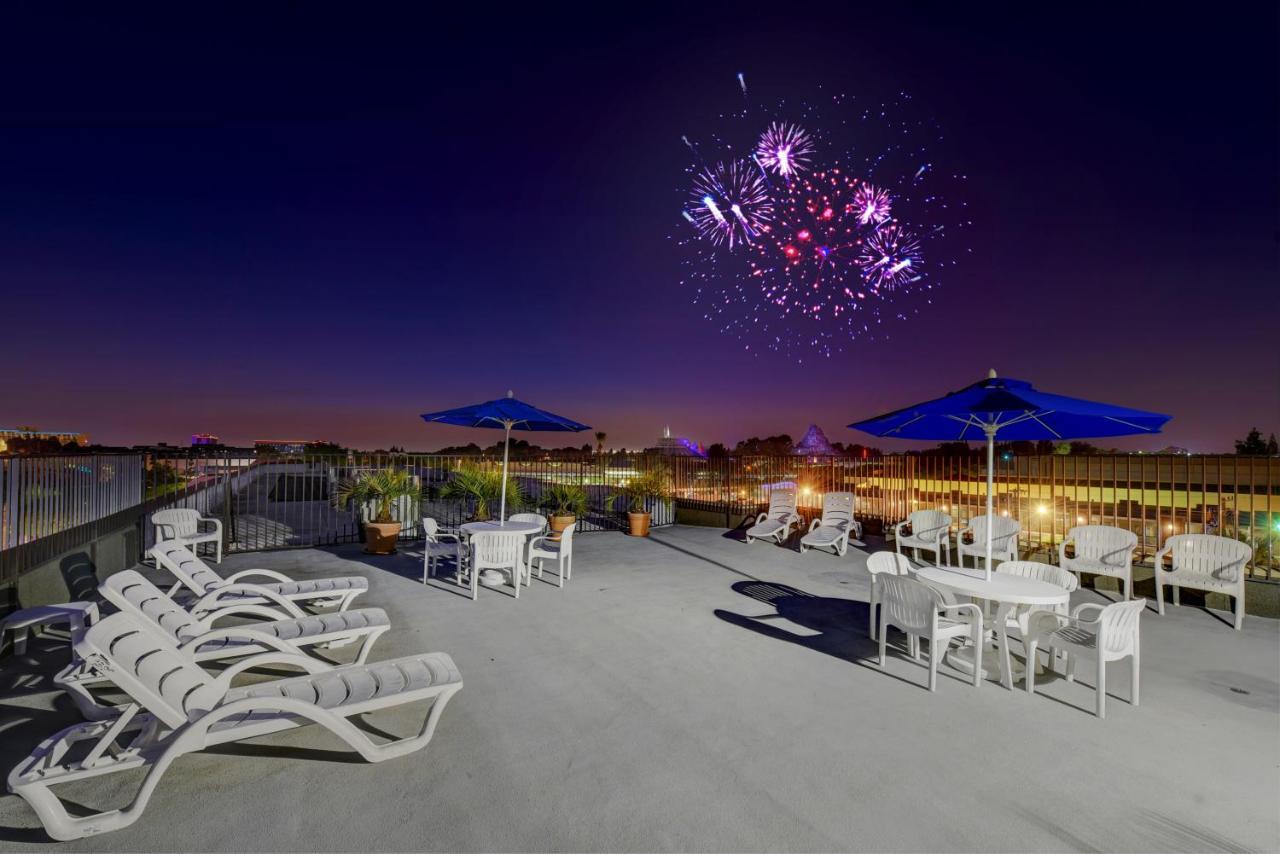 Anaheim Desert Inn & Suites Exterior photo